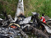 Kondisi usai kecelakaan pesawat di dekat Juba, Sudan Selatan, Senin (27/4/2026). (REUTERS/Samir Bol)