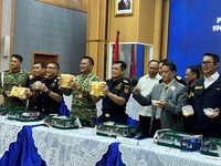 Konferensi pers penindakan ekspor 190 kilogram emas dan perhiasan, Selasa (28/4/2026). (CNBC Indonesia/Zahwa Madjid)