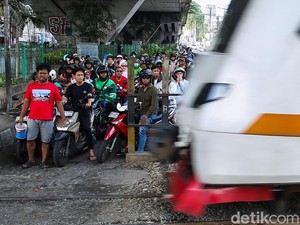 Usai Tragedi Stasiun Bekasi Timur, Pemda-Pusat Harus Sinergi Tangani Perlintasan Liar