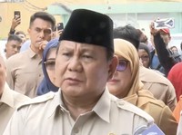 Foto: Presiden Prabowo Subianto telah menyelesaikan kunjungan ke Rumah Sakit Umum Daerah Kota Bekasi, untuk menjenguk korban tabrakan KA Argo Bromo Anggrek dengan KRL Commuter Line, Selasa (28/4/2026) pagi. (Tangkapan Layar CNN Indonesia TV)