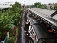 PT Kereta Api Indonesia (Persero) mencatat sebanyak 240 penumpang KA Argo Bromo Anggrek selamat. Sementara itu, penumpang KRL tercatat 7 orang meninggal dunia dan 82 orang mengalami luka-luka yang saat ini telah mendapatkan penanganan medis, Selasa (