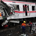 PT Kereta Api Indonesia (Persero) mencatat sebanyak 240 penumpang KA Argo Bromo Anggrek selamat. Sementara itu, penumpang KRL tercatat 7 orang meninggal dunia dan 82 orang mengalami luka-luka yang saat ini telah mendapatkan penanganan medis, Selasa (