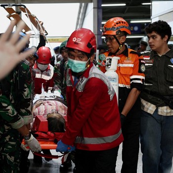 PT Kereta Api Indonesia (Persero) mencatat sebanyak 240 penumpang KA Argo Bromo Anggrek selamat. Sementara itu, penumpang KRL tercatat 14 orang meninggal dunia dan 84 orang mengalami luka-luka yang saat ini telah mendapatkan penanganan medis, Selasa