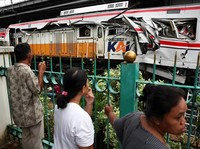 PT Kereta Api Indonesia (Persero) mencatat sebanyak 240 penumpang KA Argo Bromo Anggrek selamat. Sementara itu, penumpang KRL tercatat 7 orang meninggal dunia dan 82 orang mengalami luka-luka yang saat ini telah mendapatkan penanganan medis, Selasa (