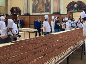 Fantastis! Rekor Tiramisu Terbesar di Dunia Ukurannya 440 Meter