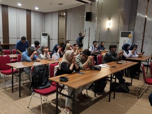 Mereka Memupuk Asa Cari Keluarga Usai Kecelakaan Kereta