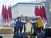 Acara peresmian groundbreaking Proyek Hilirisasi Fase ke-2 pengembangan batu bara menjadi Dimethyl Ether (DME) di Kawasan Industri Bukit Asam PTBA di Tanjung Enim, Sumatra Selatan, Rabu (29/4/2026). (CNBC Indonesoa/Verda Nano Setiawan)