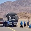 Bus jemaah haji Indonesia kecelakaan. (Tangkapan Layar Video/X)