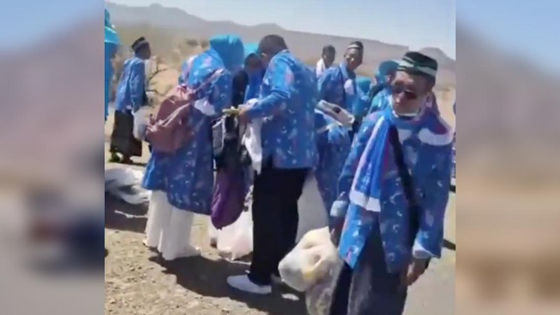 Bus jemaah haji Indonesia kecelakaan. (Tangkapan Layar Video/X)