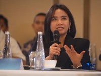 Direktur Eksekutif Asosiasi Pertambangan Batubara Indonesia, Gita Mahyarani menyampaikan pemaparan dalam acara EV Transition in Mining Industry Outlook 2026 di Jakarta, Rabu (29/4/2026). (CNBC Indonesia/Tri Susilo)