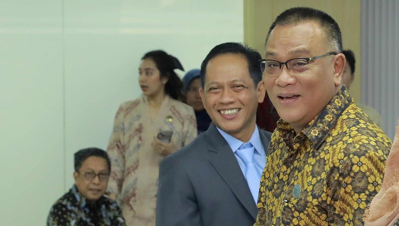 Jumhur Hidayat resmi menjabat sebagai Menteri Lingkungan Hidup, menggantikan Hanif Faisol Nurofiq yang bergeser menjadi Wakil Menteri Koordinator bidang Pangan. (CNBC Indonesia/Muhammad Sabki)