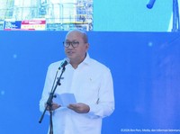 Menteri Investasi/Kepala Badan Koordinasi Penanaman Modal (BKPM) sekaligus CEO Danantara, Rosan Roeslani saat menyampaikan paparan Groundbreaking 13 Proyek Hilirisasi Nasional Tahap II, Cilacap, Rabu (29/4/2026). (Tangkapan Layar Youtube/Sekretariat