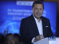 Presiden Direktur PT Gaya Makmur Mobil, Frankie S. Makaminang menyampaikan pemaparan dalam acara EV Transition in Mining Industry Outlook 2026 di Jakarta, Rabu (29/4/2026). (CNBC Indonesia/Tri Susilo)