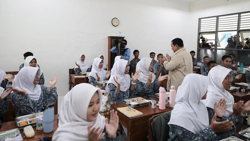 Presiden Prabowo Subianto mengunjungi SMA Negeri 1 Cilacap, Rabu (29/4/2026). (Dok. Tim Media Presiden)
