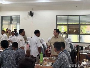 Prabowo Sambangi SMAN 1 Cilacap, Cek Pelaksanaan Revitalisasi Sekolah