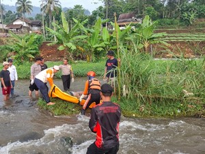 Hilang 3 Hari, Lansia Ditemukan Tewas di Sungai Cihideung