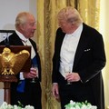 Raja Charles dari Inggris dan Presiden AS Donald Trump saat menghadiri jamuan makan malam kenegaraan untuk Raja dan Ratu Camilla di Gedung Putih, Washington, D.C., AS, Selasa (28/4/2026). (REUTERS/Evelyn Hockstein)