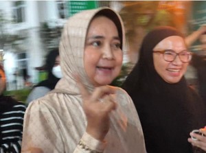 Istri Eks Gubernur Lampung Arinal Yakin Suaminya Tak Korupsi, Buka di Persidangan