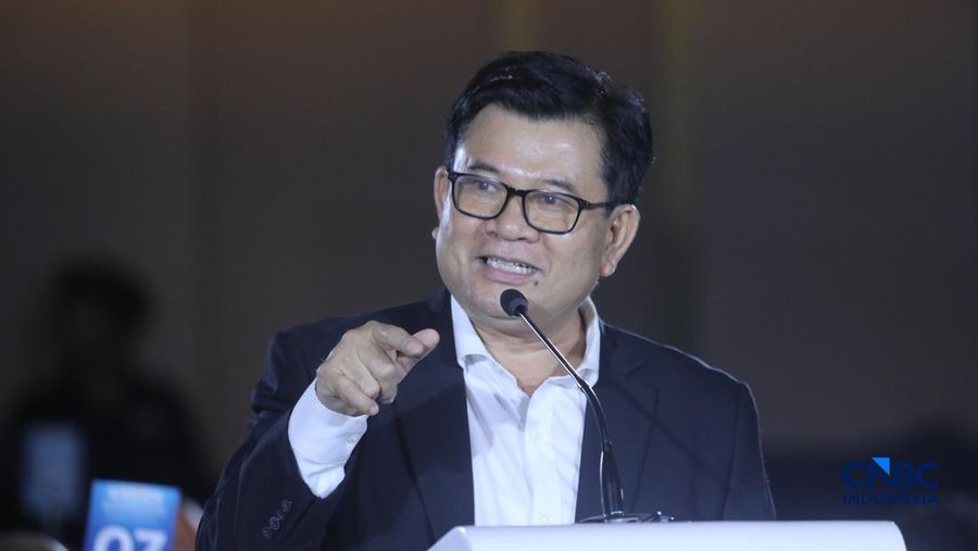 Staf Ahli Menteri ESDM Bidang Perencanaan Strategis Kementerian ESDM RI, Jisman P. Hutajulu menyampaikan pemaparan dalam acara EV Transition in Mining Industry Outlook 2026 di Jakarta, Rabu (29/4/2026). (CNBC Indonesia/Tri Susilo)