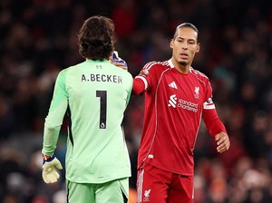 Van Dijk: Kepergian Alisson Bakal Memukul Liverpool, tapi...