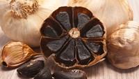 Baru Coba Bawang Hitam? Ini 5 Cara Mudah Mengolahnya