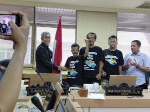 Warga Brebes Selatan Aksi Jalan Kaki ke Semarang Tuntut Pemekaran Wilayah