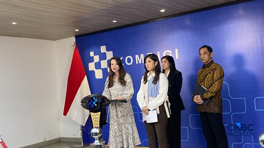 Menteri Komdigi, Meutya Hafid dalam konferensi pers, Kamis (30/4/2026).  (CNBC Indonesia/Novina)