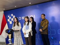 Menteri Komdigi, Meutya Hafid dalam konferensi pers, Kamis (30/4/2026).  (CNBC Indonesia/Novina)