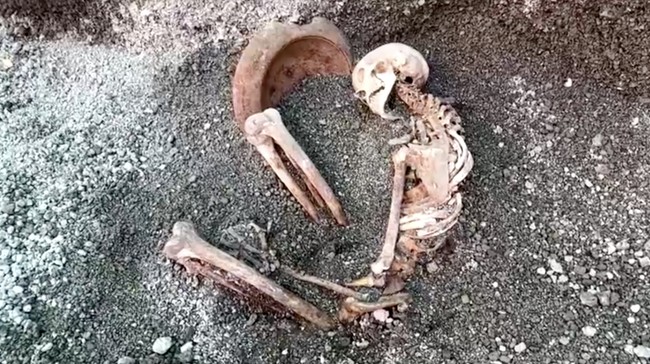 Pria Tewas Terkubur Letusan Gunung Mendadak 'Hidup' Kembali