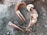 Para arkeolog di Pompeii, Italia, untuk pertama kalinya menggunakan kecerdasan buatan untuk merekonstruksi penampilan salah satu korban letusan gunung berapi yang menghancurkan kota Romawi kuno hampir 2.000 tahun yang lalu. (Tangkapan Layar Video/REU