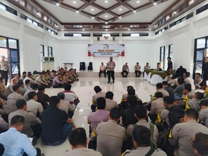 180 Polisi Kawal Buruh dari Serang untuk Aksi May Day di Monas Jakarta