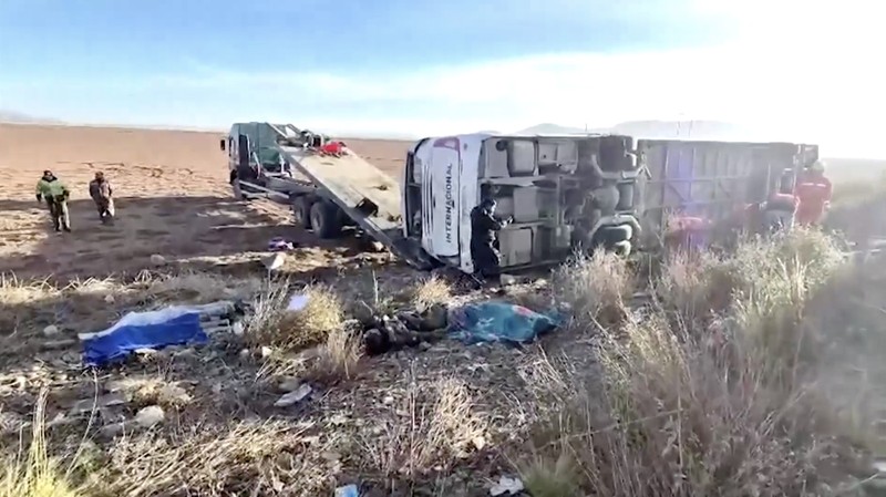 Sedikitnya sembilan orang tewas dan 22 lainnya luka-luka dalam kecelakaan bus di jalur internasional yang menghubungkan Chili dan kota Oruro, Bolivia, Rabu (29/4/2026).