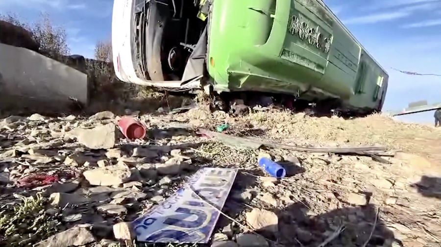 Sedikitnya sembilan orang tewas dan 22 lainnya luka-luka dalam kecelakaan bus di jalur internasional yang menghubungkan Chili dan kota Oruro, Bolivia, Rabu (29/4/2026).