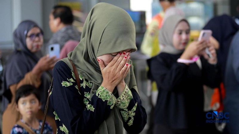Suasana duka masih meneyelimuti Stasiun Bekasi Timur di Bekasi, Jawa Barat, Kamis (30/4/2026). (CNBC Indonesia/Muhammad Sabki)