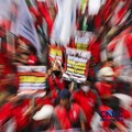 Massa buruh yang tergabung dalam Gerakan Serikat Pekerja Manufaktur Independen Indonesia (GSPMII) melakukan unjuk rasa saat peringatan Hari Buruh Internasional atau May Day di kawasan Patung Kuda, Jakarta, Kamis (1/5/2026). (CNBC Indonesia/Faisal Ra