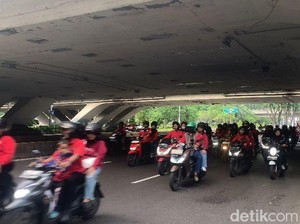 May Day 2026, Massa Buruh dan Ojol Konvoi Motor Bergerak ke Monas