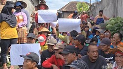 Puluhan Pemulung Putri Cempo Gelar Aksi gegara Tak Bisa Pilah Sampah di Blok D