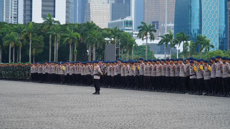 Polda Metro Jaya menggelar apel pasukan pengamanan peringatan Hari Buruh Internasional (May Day). Pengamanan kepada peserta aksi akan dilakukan secara humanis. (Dok. Istimewa Via Detikcom)