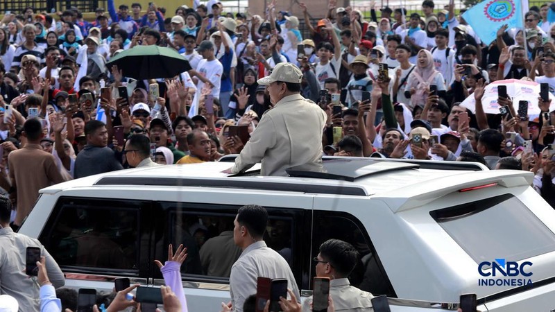 Presiden Prabowo Subianto tiba jelang peringatan Hari Buruh Internasional di kawasan Monumen Nasional, Jakarta, Jumat (1/5/2026).