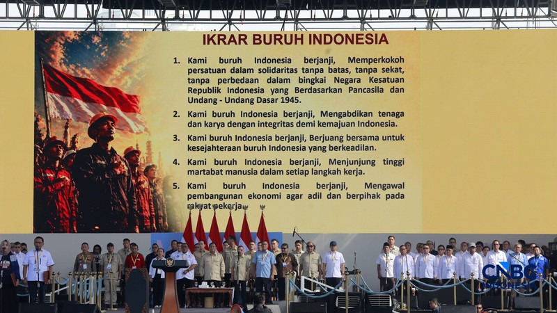 Presiden Prabowo Subianto tiba jelang peringatan Hari Buruh Internasional di kawasan Monumen Nasional, Jakarta, Jumat (1/5/2026). (CNBC Indonesia/Muhammad Sabki)