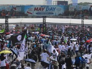 Ribuan buruh memadati Monumen Nasional (Monas) dalam peringatan Hari Buruh Internasional (May Day) di Jakarta, Jumat (1/5/2026). (CNBC Indonesia/Muhammad Sabki)