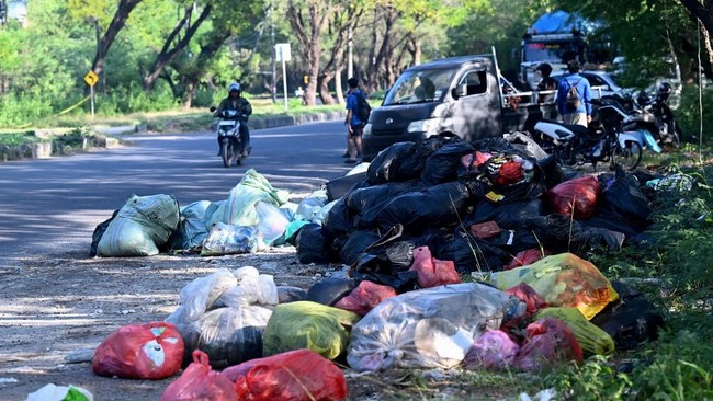 Krisis Sampah Bali Kian Parah, Bau Busuk Ganggu Wisata dan Usaha