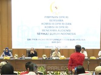 Wakil Ketua DPR RI, Sufmi Dasco Ahmad saat menerima Peserta Unjuk Rasa Hari Buruh di Komplek Parlemen, Jakarta, Jumat (1/5/2026).