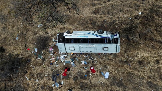 Tragedi Libur Panjang! Bus Wisata Tergelincir, 11 Tewas-Puluhan Luka