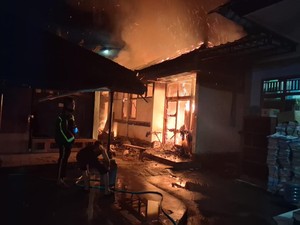 Mes Guru di SDN 2 Tinga-Tinga Buleleng Ludes Dilalap Api