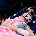Para peserta tidur siang selama kontes Power Nap 2026 di taman Sungai Han, Seoul, Korea Selatan, Sabtu (2/5/2026). (REUTERS/Kim Soo-hyeon)