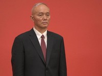 Cai Qi, Sekretaris Partai Komunis Beijing, berdiri saat diperkenalkan sebagai anggota Komite Tetap Politbiro Partai Komunis China, di Balai Besar Rakyat di Beijing pada 23 Oktober 2022. (Photo by WANG Zhao / AFP/File Foto)