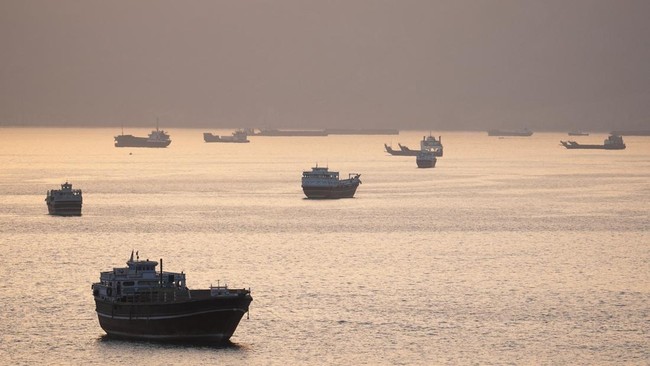 Selat Hormuz Panas Lagi, Kapal Tanker Dibom di Lepas Pantai UEA