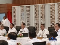 Kementerian Koordinator (Kemenko) Bidang Infrastruktur dan Pembangunan Kewilayahan menggelar rapat koordinasi (rakor) bersama jajaran kementerian dan lembaga serta kepala daerah untuk membahas perlindungan pesisir pantai utara (Pantura Jawa, Senin (4