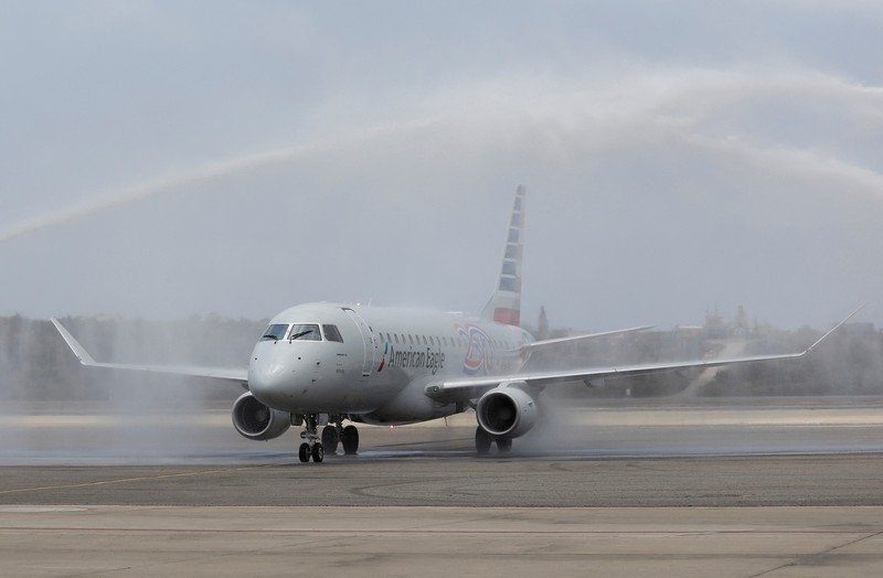 Maskapai pesawat milik Amerika Serikat (AS) yang bernama American Eagle telah mendarat di Bandara Internasional Simon Bolivar, Caracas, Venezuela pada Kamis (30/4/2026). (REUTERS/Fausto Torrealba)